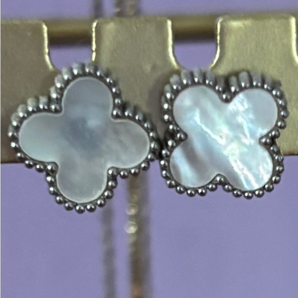 Clover Studs